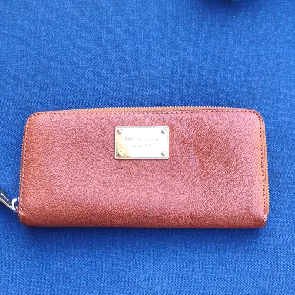 Brown Michael Kors Zip Around Leather Wallet EUC
